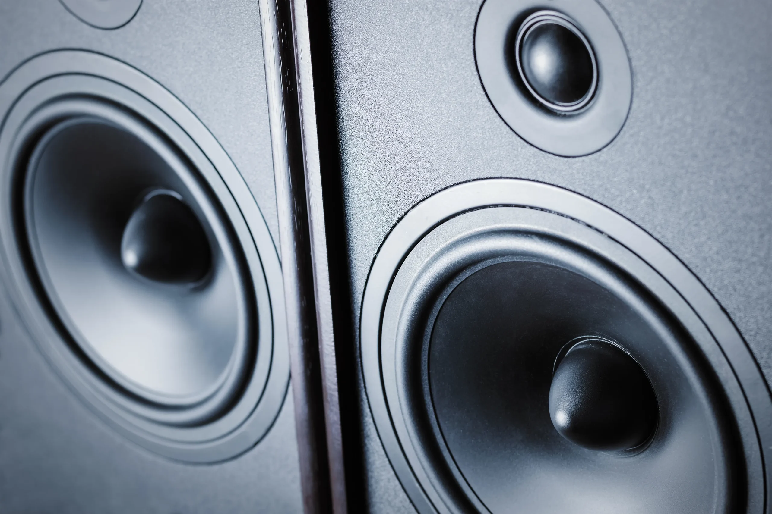 Alasan Subwoofer Mobil Penting